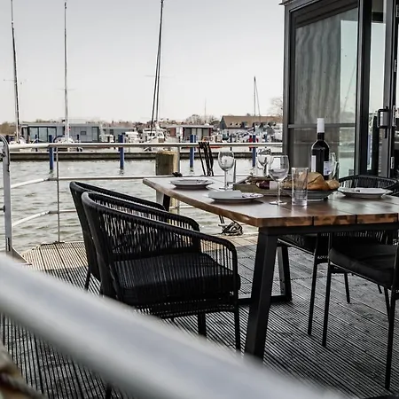 Hausboot Kuestennebel 2 ريبنيتس-دامغارتن