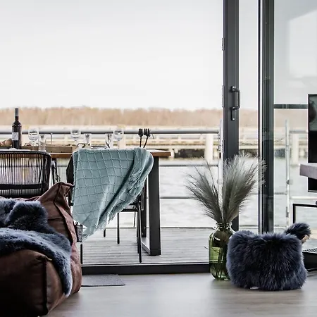 Hausboot Kuestennebel 2 Bateau-hôtel Ribnitz-Damgarten